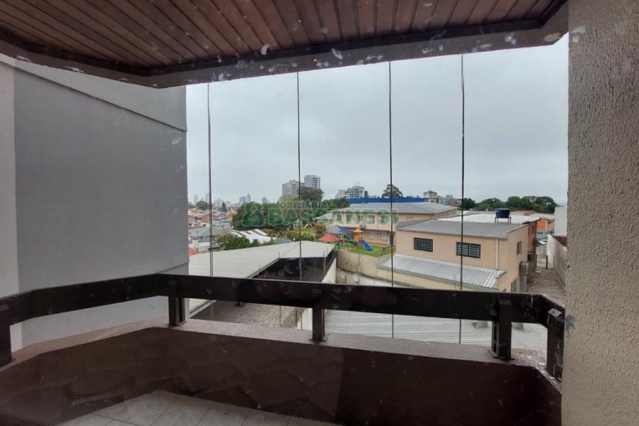 Apto Mobiliado com 90m², 2 dormitórios, 1 vaga, no bairro Madureira em Caxias do Sul para Alugar