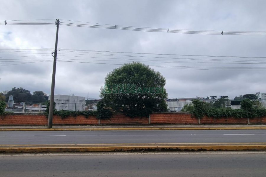 Terreno com 2000m², no bairro Nossa Senhora da Saúde em Caxias do Sul para Comprar