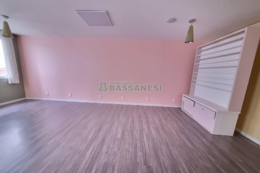 Casa Comercial com 120m², no bairro Exposição em Caxias do Sul para Alugar