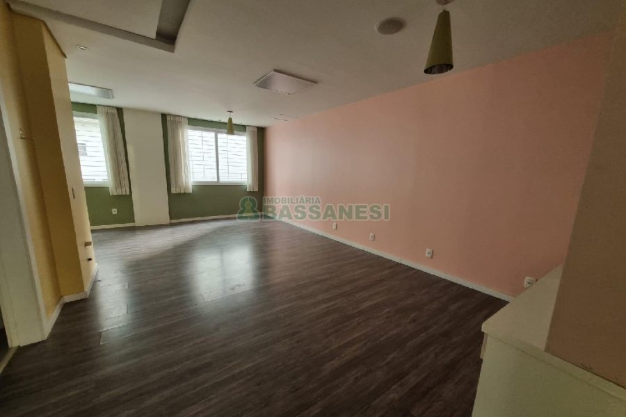 Casa Comercial com 120m², no bairro Exposição em Caxias do Sul para Alugar