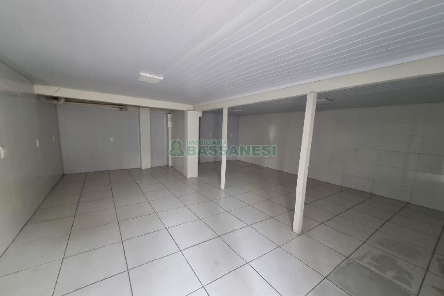 Casa Comercial com 120m², no bairro Exposição em Caxias do Sul para Alugar