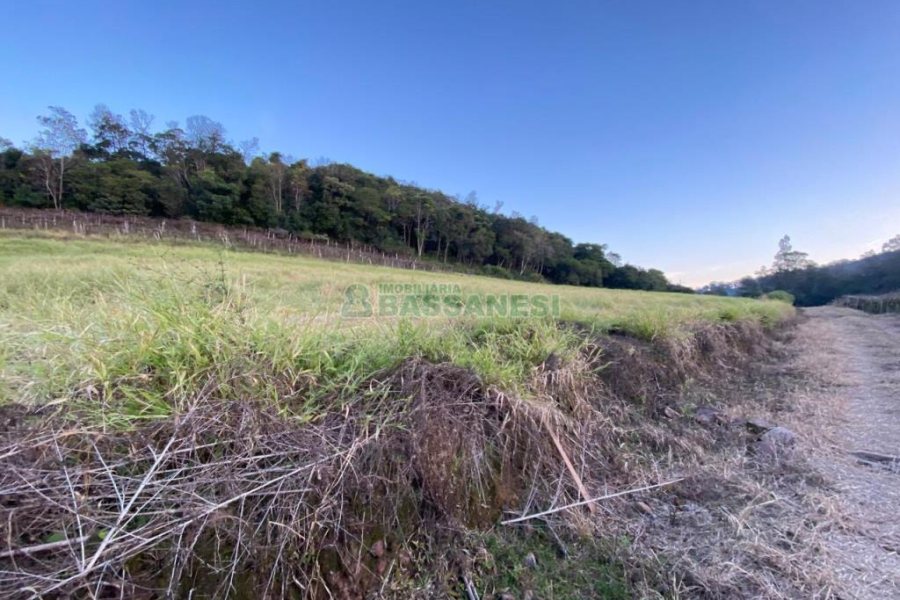 Terreno com 113285m², no bairro Vila Lobos em Caxias do Sul para Comprar