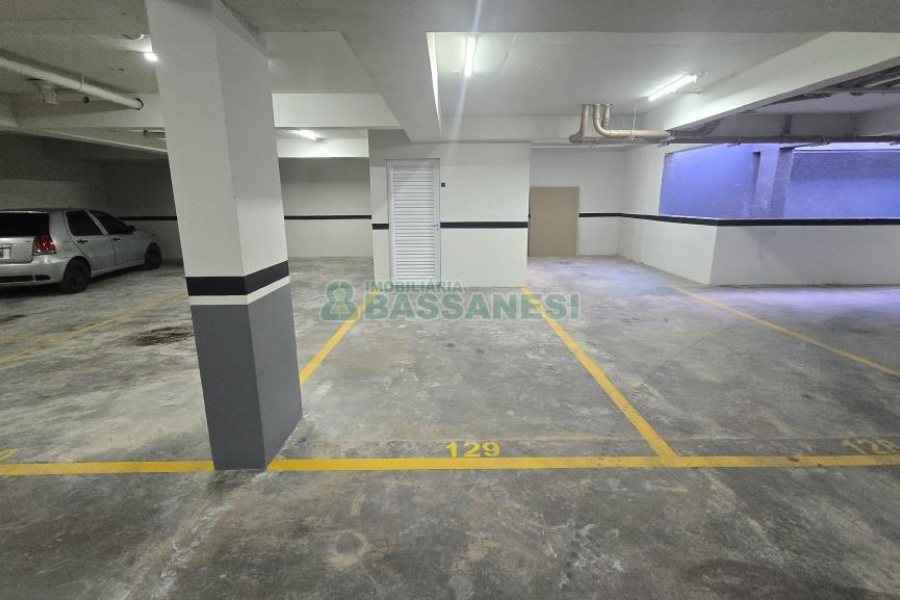 Sala com 81m², 1 vaga, no bairro Exposição em Caxias do Sul para Comprar