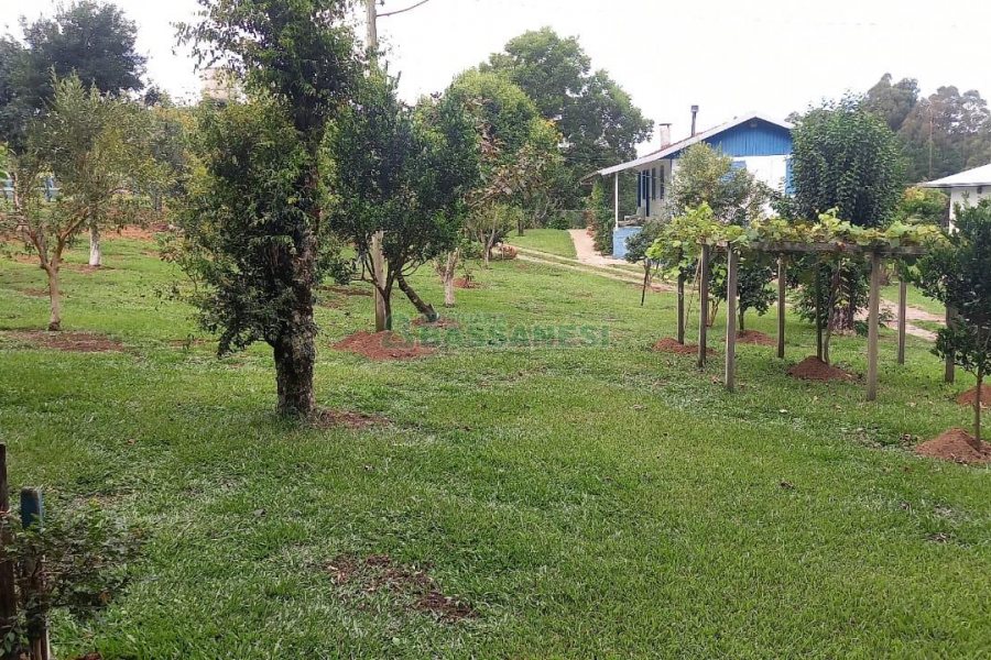 Chácara com 38200m², 3 dormitórios, no bairro Interior em São Marcos para Comprar