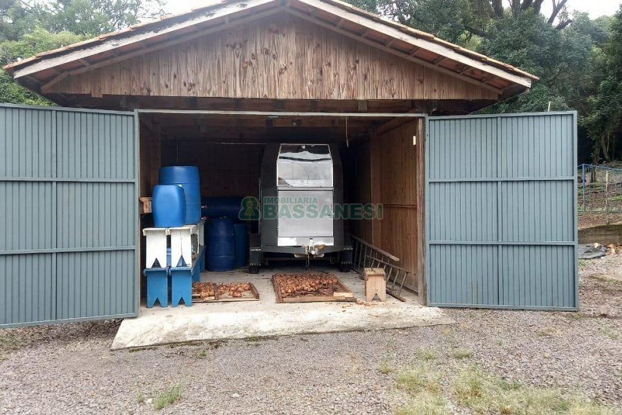 Chácara com 38200m², 3 dormitórios, no bairro Interior em São Marcos para Comprar