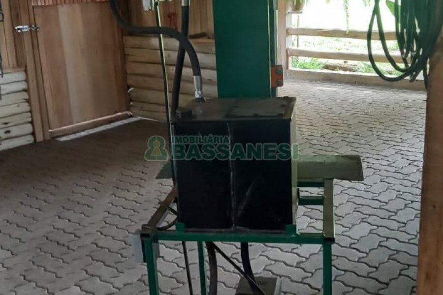 Chácara com 38200m², 3 dormitórios, no bairro Interior em São Marcos para Comprar