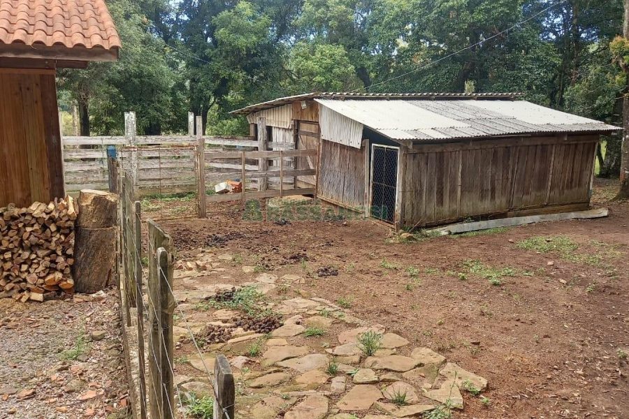 Chácara com 38200m², 3 dormitórios, no bairro Interior em São Marcos para Comprar