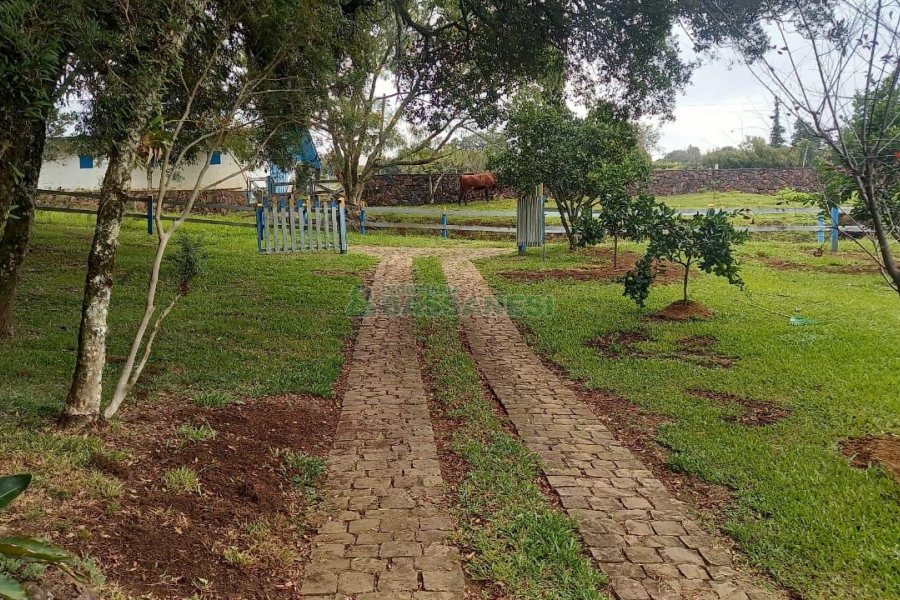 Chácara com 38200m², 3 dormitórios, no bairro Interior em São Marcos para Comprar