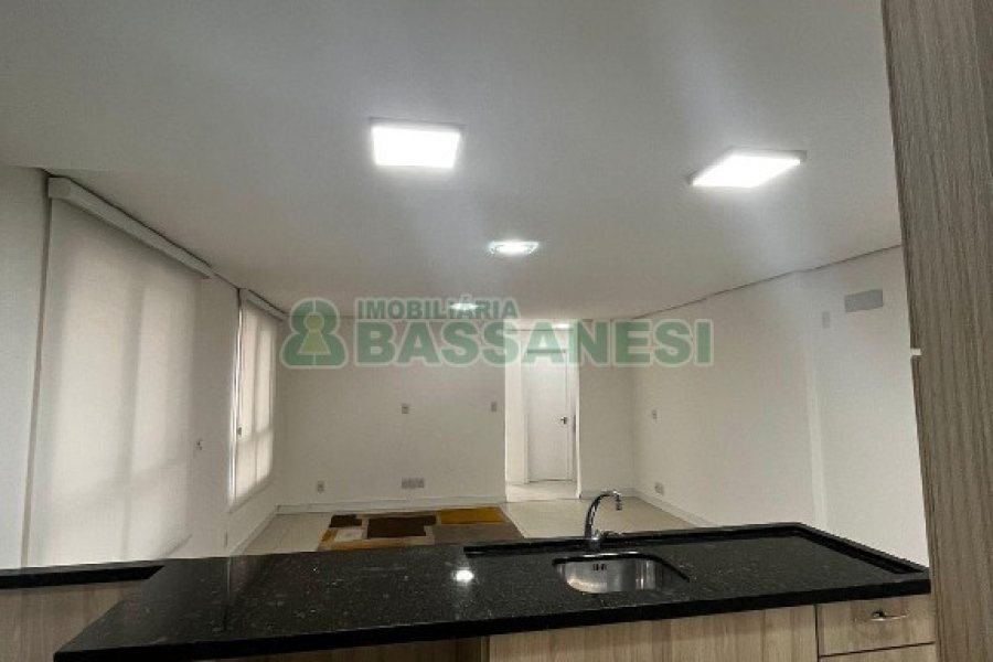 Apto Mobiliado com 54m², 1 dormitório, 1 vaga, no bairro Centro em Caxias do Sul para Alugar