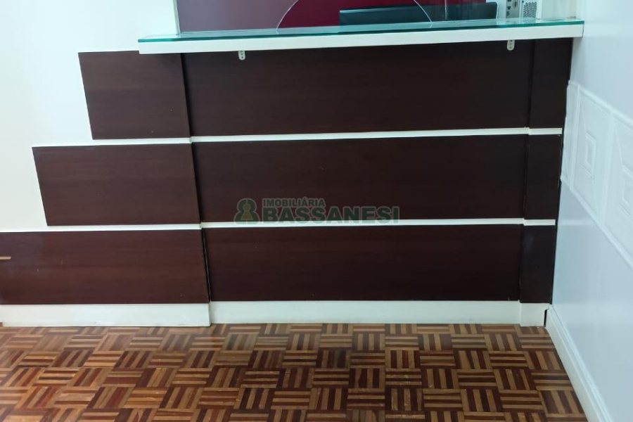 Sala com 33m², no bairro Centro em Caxias do Sul para Comprar