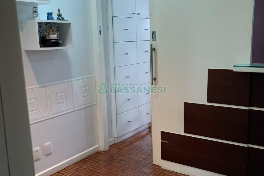 Sala com 33m², no bairro Centro em Caxias do Sul para Comprar