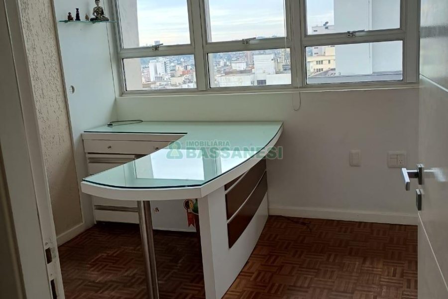 Sala com 33m², no bairro Centro em Caxias do Sul para Comprar