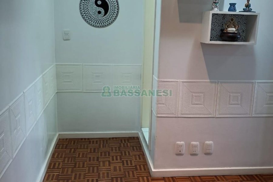 Sala com 33m², no bairro Centro em Caxias do Sul para Comprar