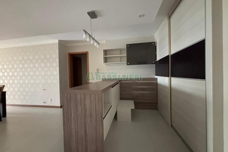 Apto Mobiliado com 120m², 3 dormitórios, 2 vagas, no bairro Panazzolo em Caxias do Sul para Alugar