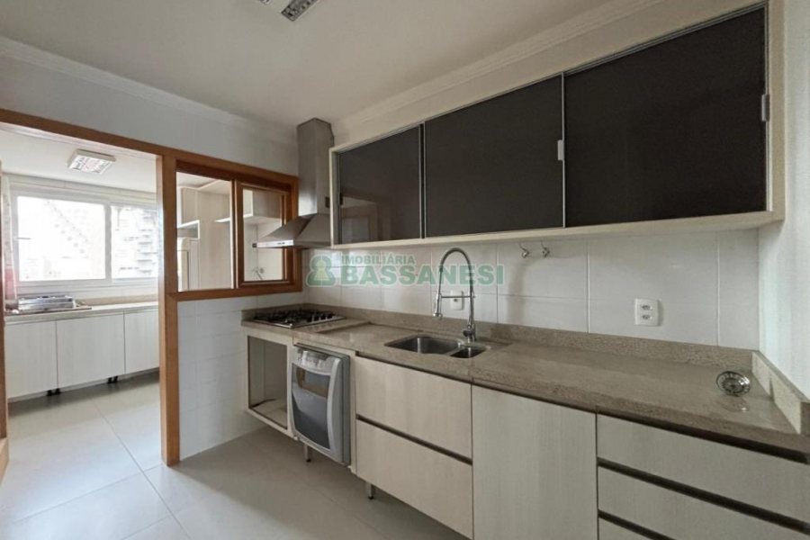 Apto Mobiliado com 120m², 3 dormitórios, 2 vagas, no bairro Panazzolo em Caxias do Sul para Alugar