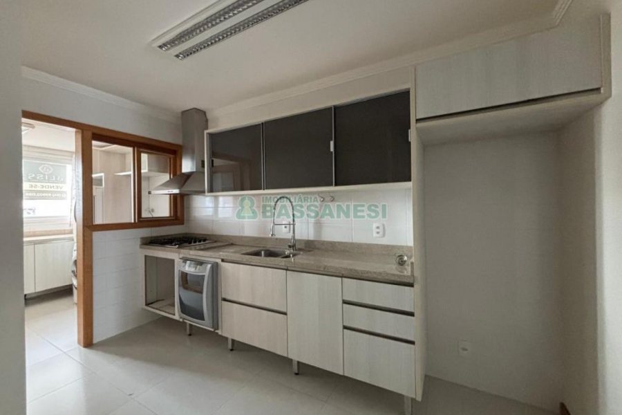 Apto Mobiliado com 120m², 3 dormitórios, 2 vagas, no bairro Panazzolo em Caxias do Sul para Alugar