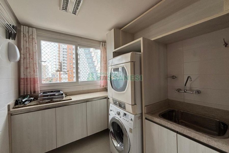 Apto Mobiliado com 120m², 3 dormitórios, 2 vagas, no bairro Panazzolo em Caxias do Sul para Alugar