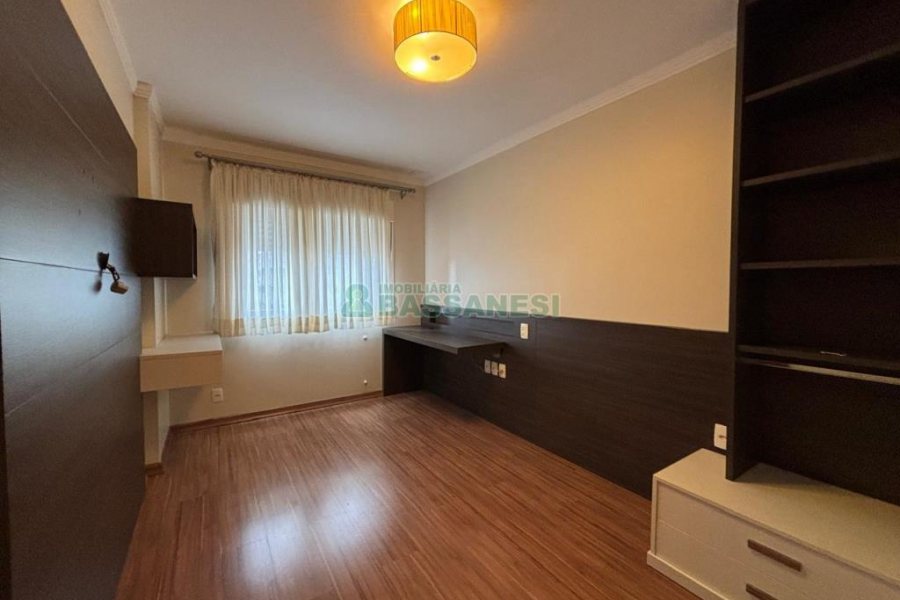 Apto Mobiliado com 120m², 3 dormitórios, 2 vagas, no bairro Panazzolo em Caxias do Sul para Alugar