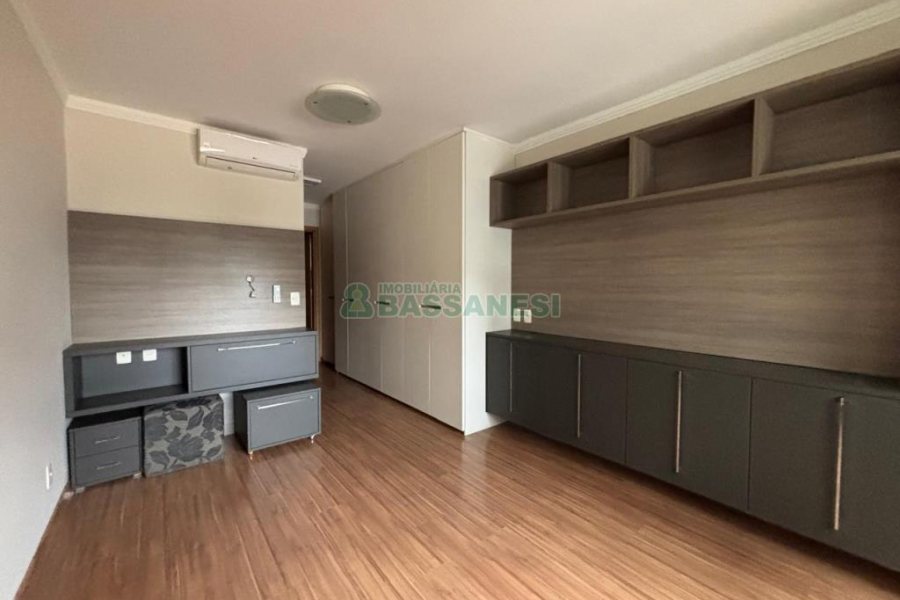 Apto Mobiliado com 120m², 3 dormitórios, 2 vagas, no bairro Panazzolo em Caxias do Sul para Alugar