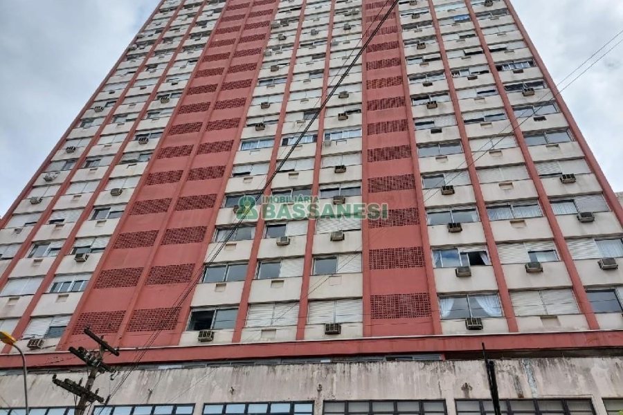 Apartamento com 142m², 3 dormitórios, 1 vaga, no bairro Centro em Caxias do Sul para Comprar