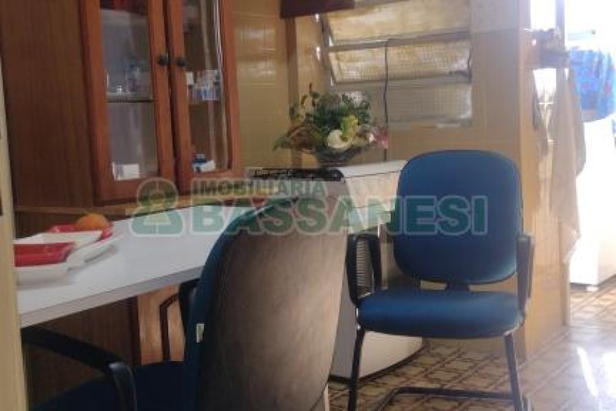 Apartamento com 142m², 3 dormitórios, 1 vaga, no bairro Centro em Caxias do Sul para Comprar