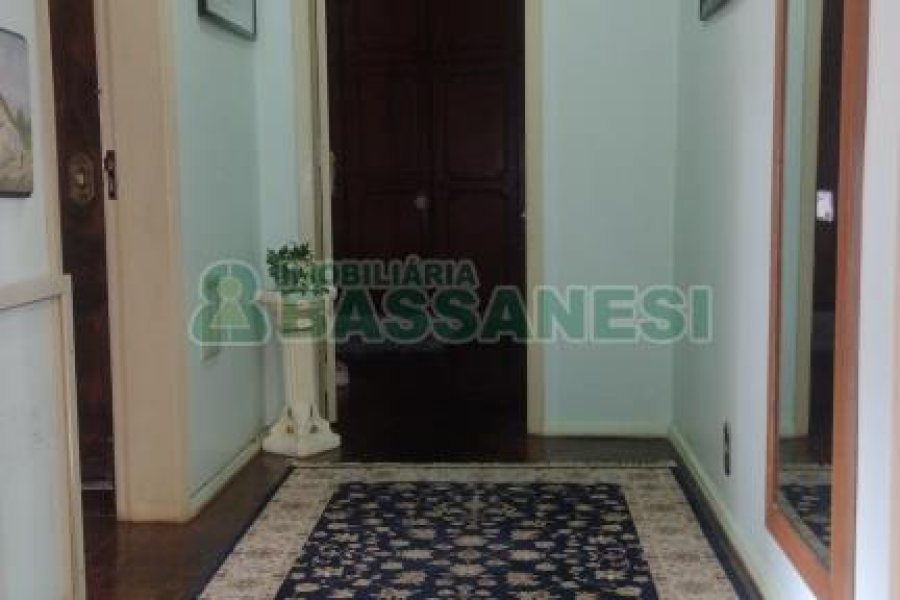 Apartamento com 142m², 3 dormitórios, 1 vaga, no bairro Centro em Caxias do Sul para Comprar