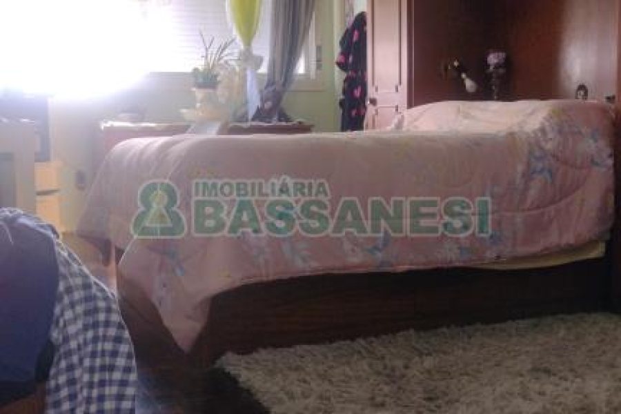 Apartamento com 142m², 3 dormitórios, 1 vaga, no bairro Centro em Caxias do Sul para Comprar