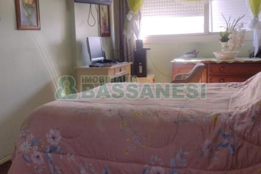 Apartamento com 142m², 3 dormitórios, 1 vaga, no bairro Centro em Caxias do Sul para Comprar