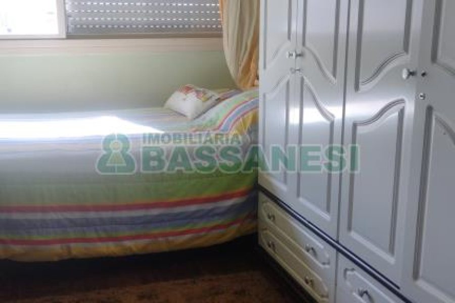 Apartamento com 142m², 3 dormitórios, 1 vaga, no bairro Centro em Caxias do Sul para Comprar