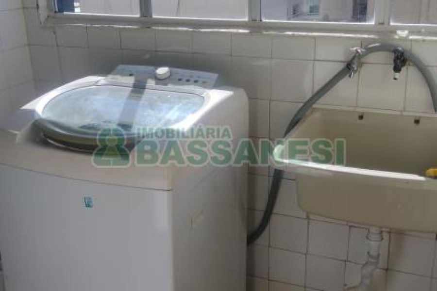 Apartamento com 142m², 3 dormitórios, 1 vaga, no bairro Centro em Caxias do Sul para Comprar