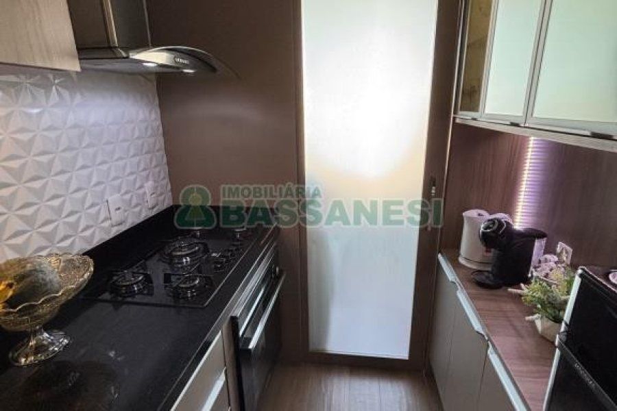 Apartamento com 97m², 2 dormitórios, 2 vagas, no bairro Jardim América em Caxias do Sul para Comprar