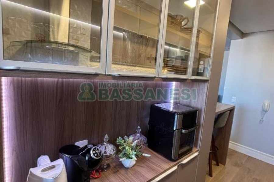 Apartamento com 97m², 2 dormitórios, 2 vagas, no bairro Jardim América em Caxias do Sul para Comprar