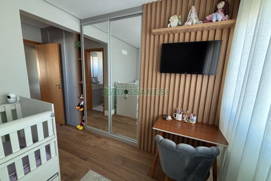 Apartamento com 97m², 2 dormitórios, 2 vagas, no bairro Jardim América em Caxias do Sul para Comprar