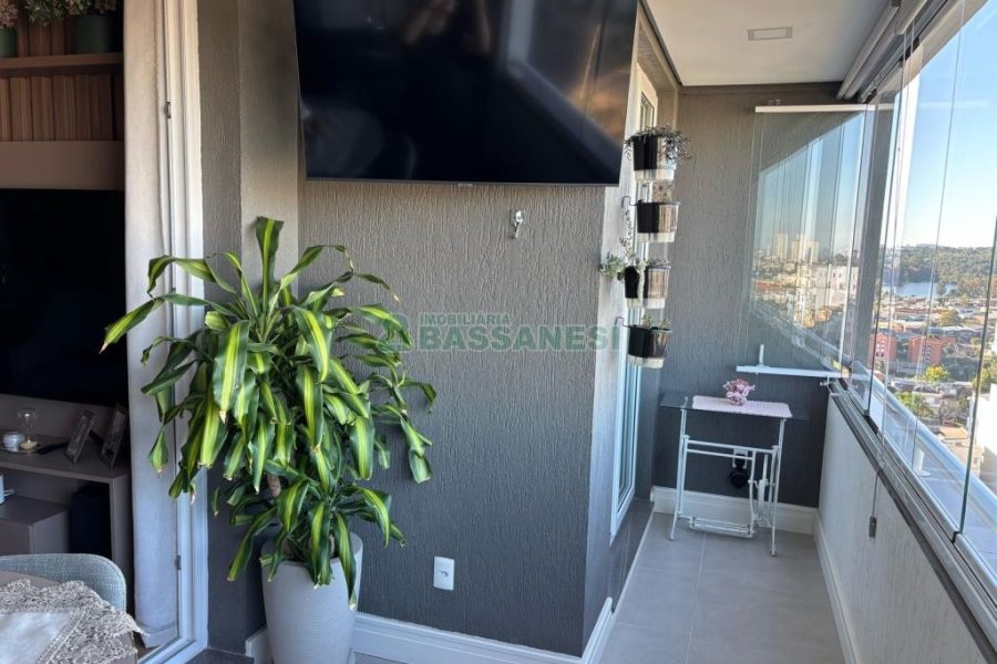 Apartamento com 97m², 2 dormitórios, 2 vagas, no bairro Jardim América em Caxias do Sul para Comprar
