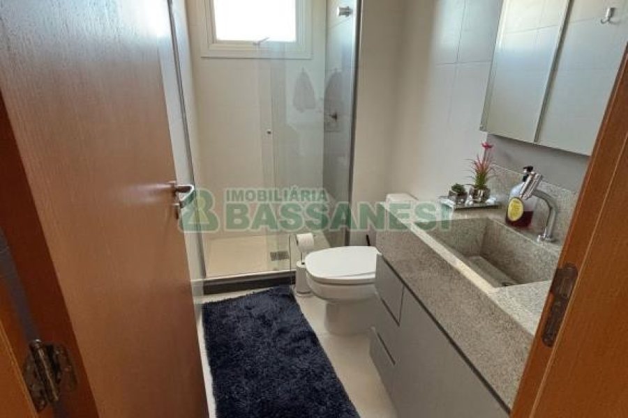 Apartamento com 97m², 2 dormitórios, 2 vagas, no bairro Jardim América em Caxias do Sul para Comprar