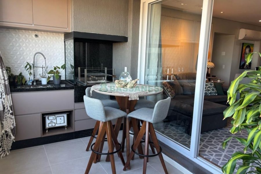 Apartamento com 97m², 2 dormitórios, 2 vagas, no bairro Jardim América em Caxias do Sul para Comprar