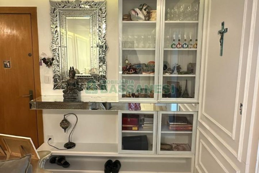 Apartamento com 94m², 3 dormitórios, 1 vaga, no bairro Rio Branco em Caxias do Sul para Comprar