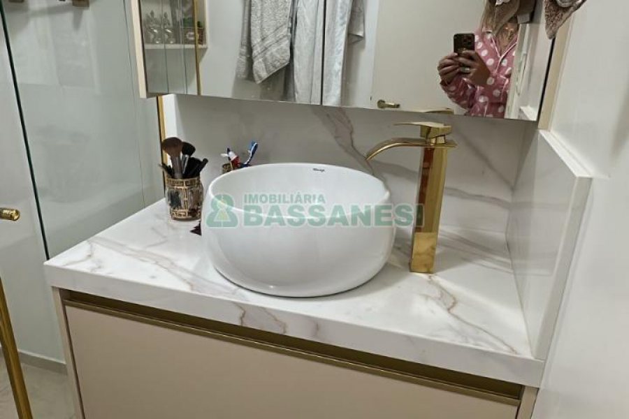 Apartamento com 94m², 3 dormitórios, 1 vaga, no bairro Rio Branco em Caxias do Sul para Comprar