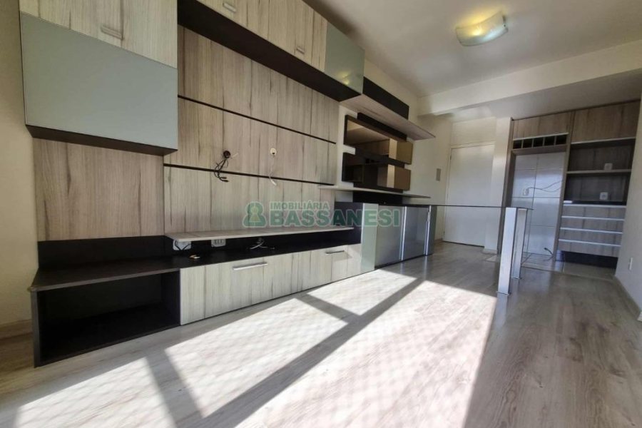 Apto Mobiliado com 56m², 2 dormitórios, 1 vaga, no bairro Cinqüentenário em Caxias do Sul para Alugar