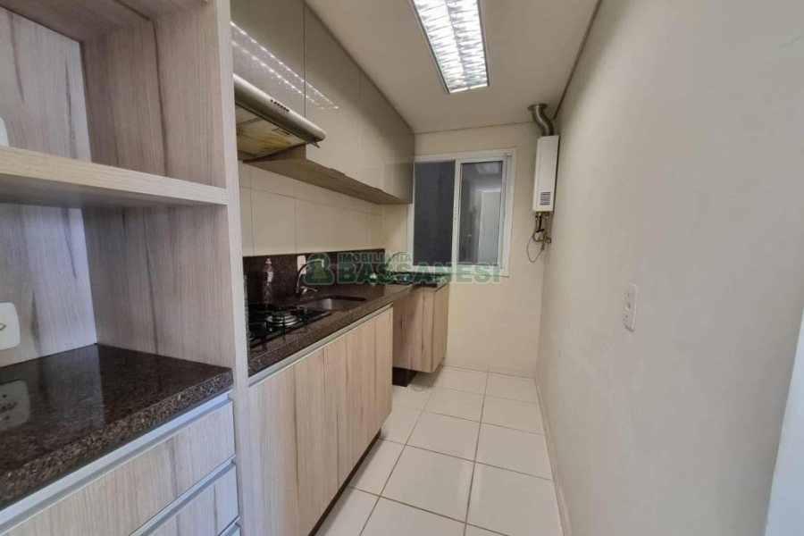 Apto Mobiliado com 56m², 2 dormitórios, 1 vaga, no bairro Cinqüentenário em Caxias do Sul para Alugar