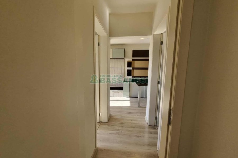 Apto Mobiliado com 56m², 2 dormitórios, 1 vaga, no bairro Cinqüentenário em Caxias do Sul para Alugar