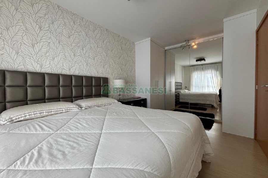 Apto Mobiliado com 83m², 2 dormitórios, 2 vagas, no bairro Rio Branco em Caxias do Sul para Alugar