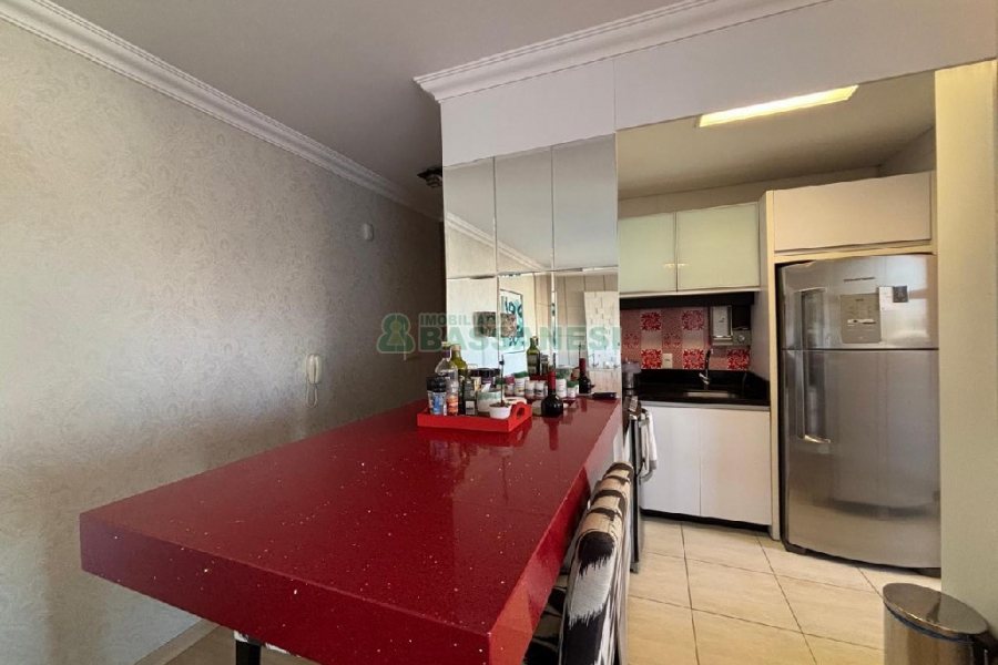 Apto Mobiliado com 83m², 2 dormitórios, 2 vagas, no bairro Rio Branco em Caxias do Sul para Alugar