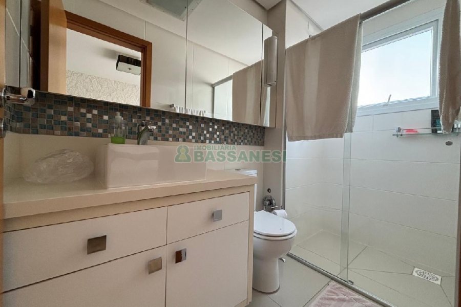 Apto Mobiliado com 83m², 2 dormitórios, 2 vagas, no bairro Rio Branco em Caxias do Sul para Alugar