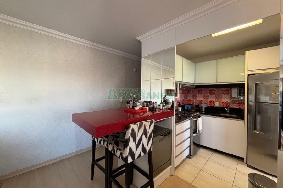 Apto Mobiliado com 83m², 2 dormitórios, 2 vagas, no bairro Rio Branco em Caxias do Sul para Alugar