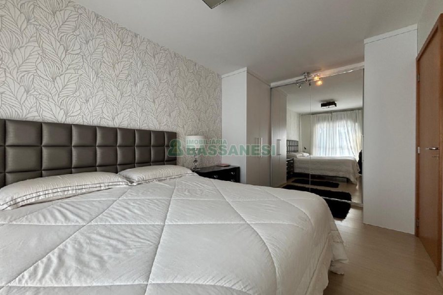 Apto Mobiliado com 83m², 2 dormitórios, 2 vagas, no bairro Rio Branco em Caxias do Sul para Alugar