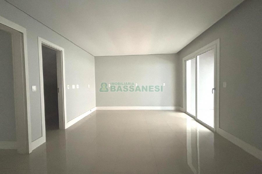 Casa com 310m², 3 dormitórios, 4 vagas, no bairro Jardim América em Caxias do Sul para Alugar
