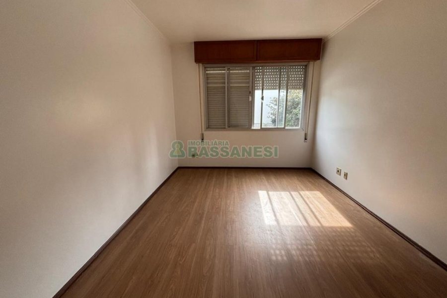 Apartamento com 136m², 3 dormitórios, 1 vaga, no bairro Exposição em Caxias do Sul para Comprar