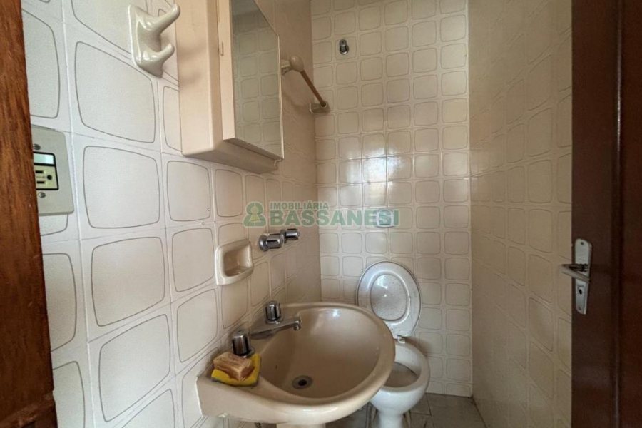 Apartamento com 136m², 3 dormitórios, 1 vaga, no bairro Exposição em Caxias do Sul para Comprar