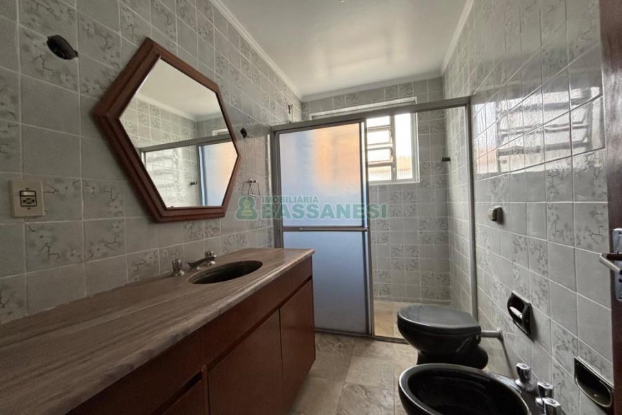 Apartamento com 136m², 3 dormitórios, 1 vaga, no bairro Exposição em Caxias do Sul para Comprar